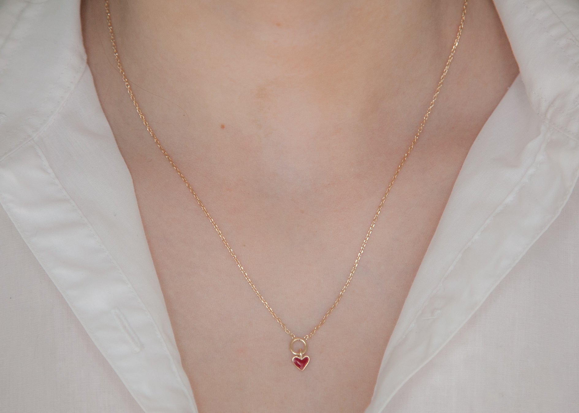 Collier petit coeur rouge plaqué or