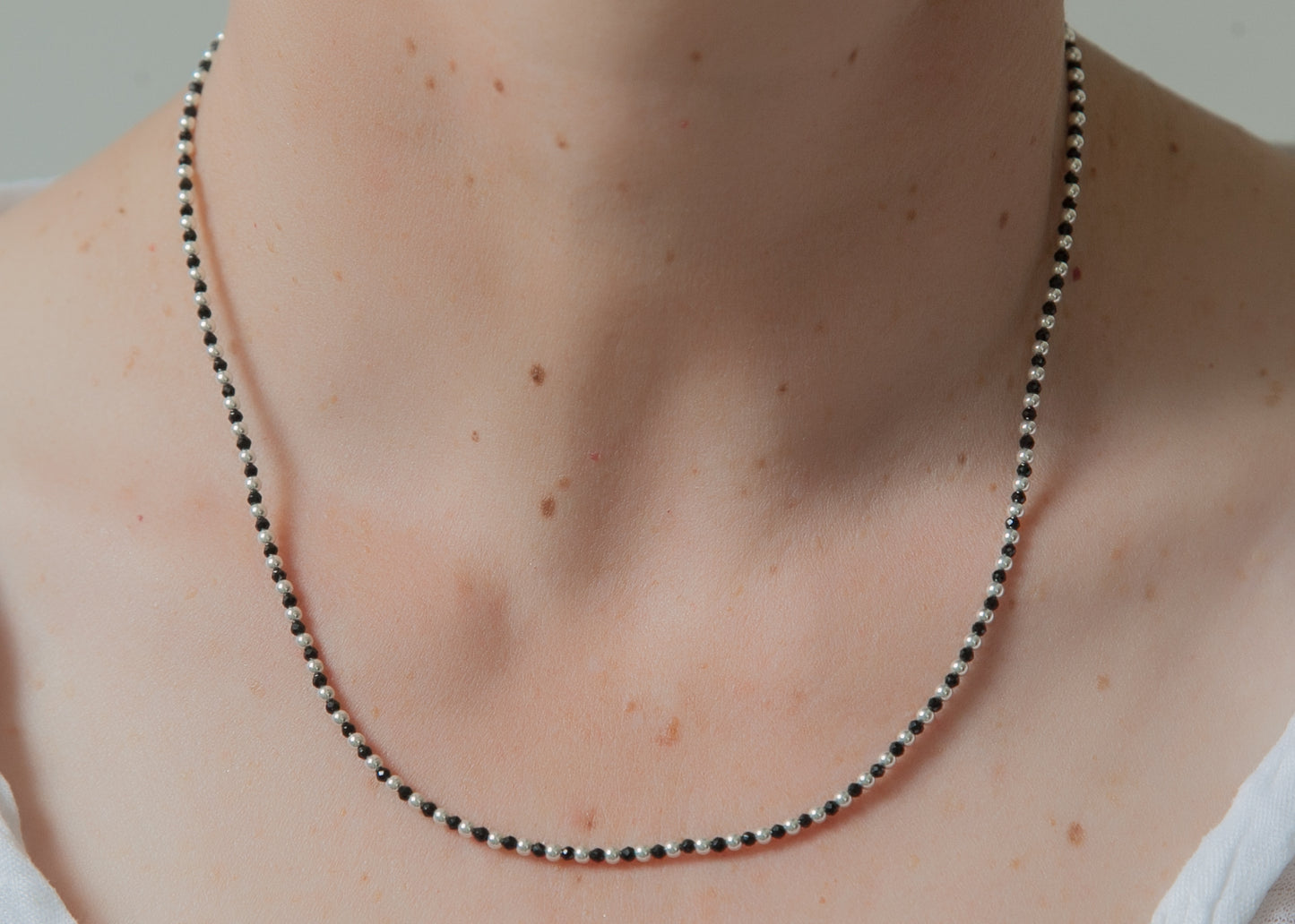 Collier perles d'argent et pierres naturelles