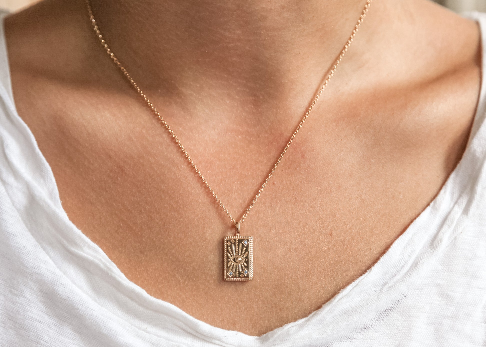 Collier pendentif carte tarot oeil protecteur plaqué or