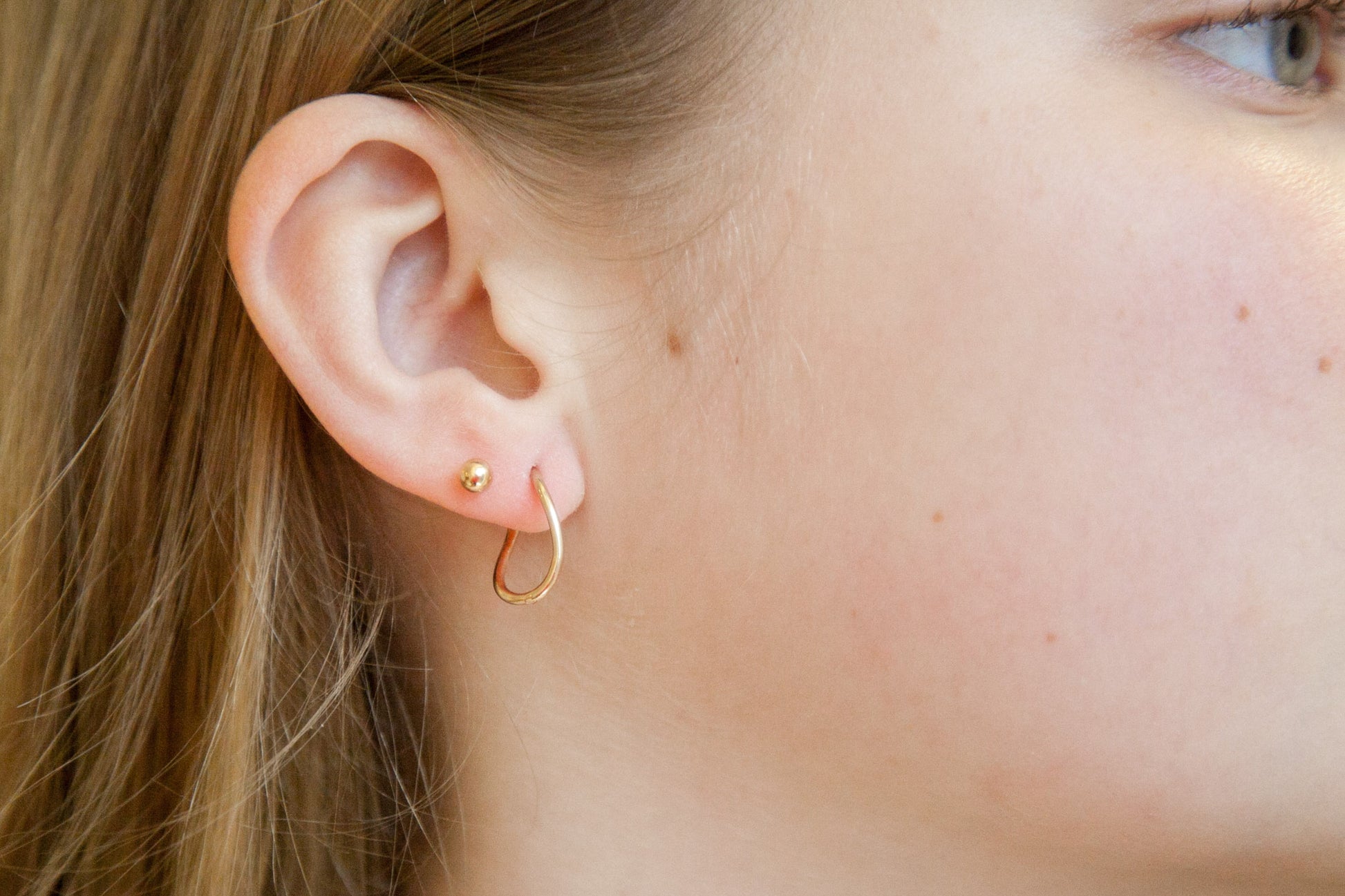Boucles d'oreilles créoles infini plaqué or