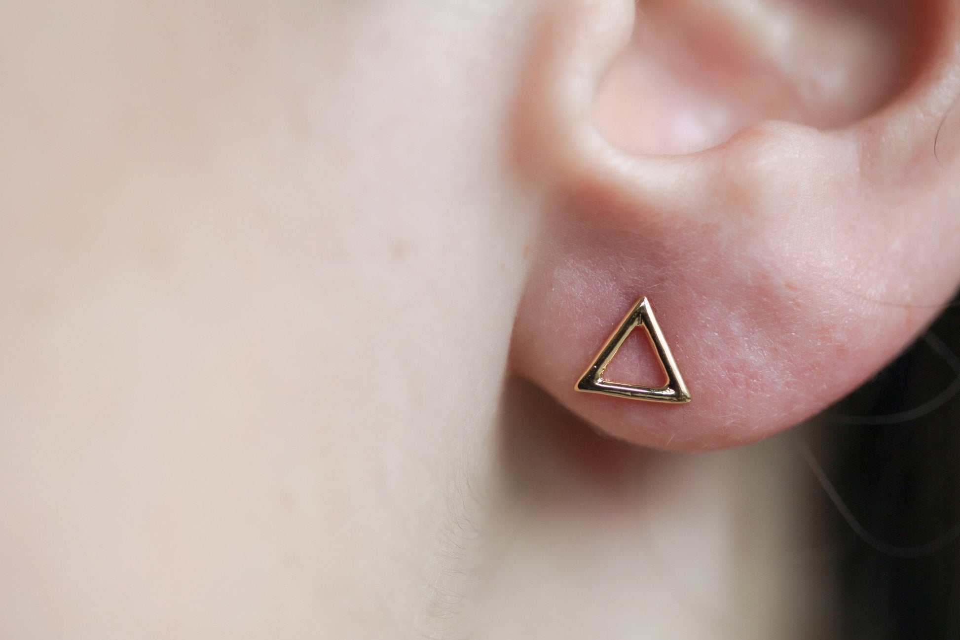 Boucles d'oreilles petit triangle plaqué or