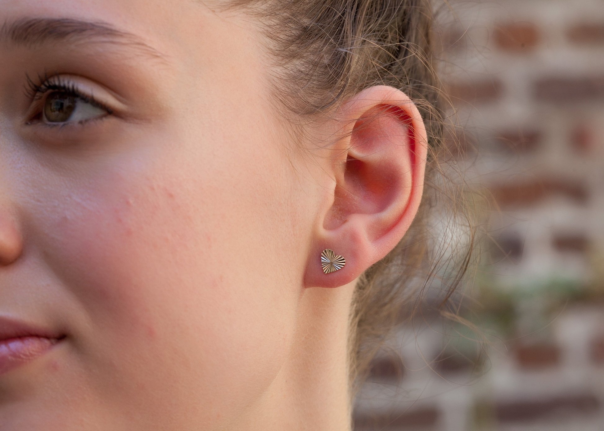 Boucles d'oreilles coeur ciselé plaqué or