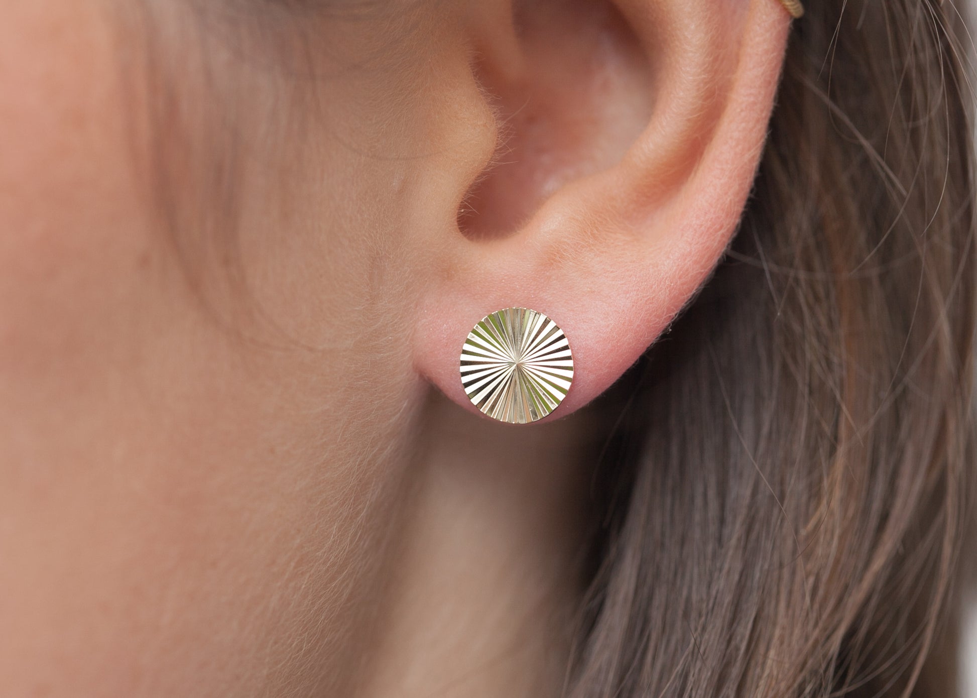 Boucles d'oreilles soleil plaqué or 16 carats