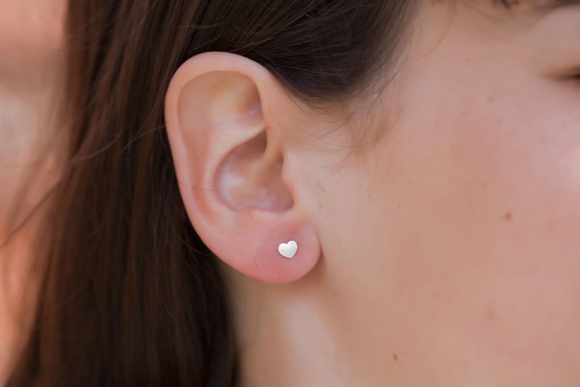 Paire de BOUCLES d'oreilles puce en ARGENT 925 rhodié et Zirconium bleu Paire de BOUCLES d'oreilles puce en ARGENT 925 rhodié et Zirconium bleu