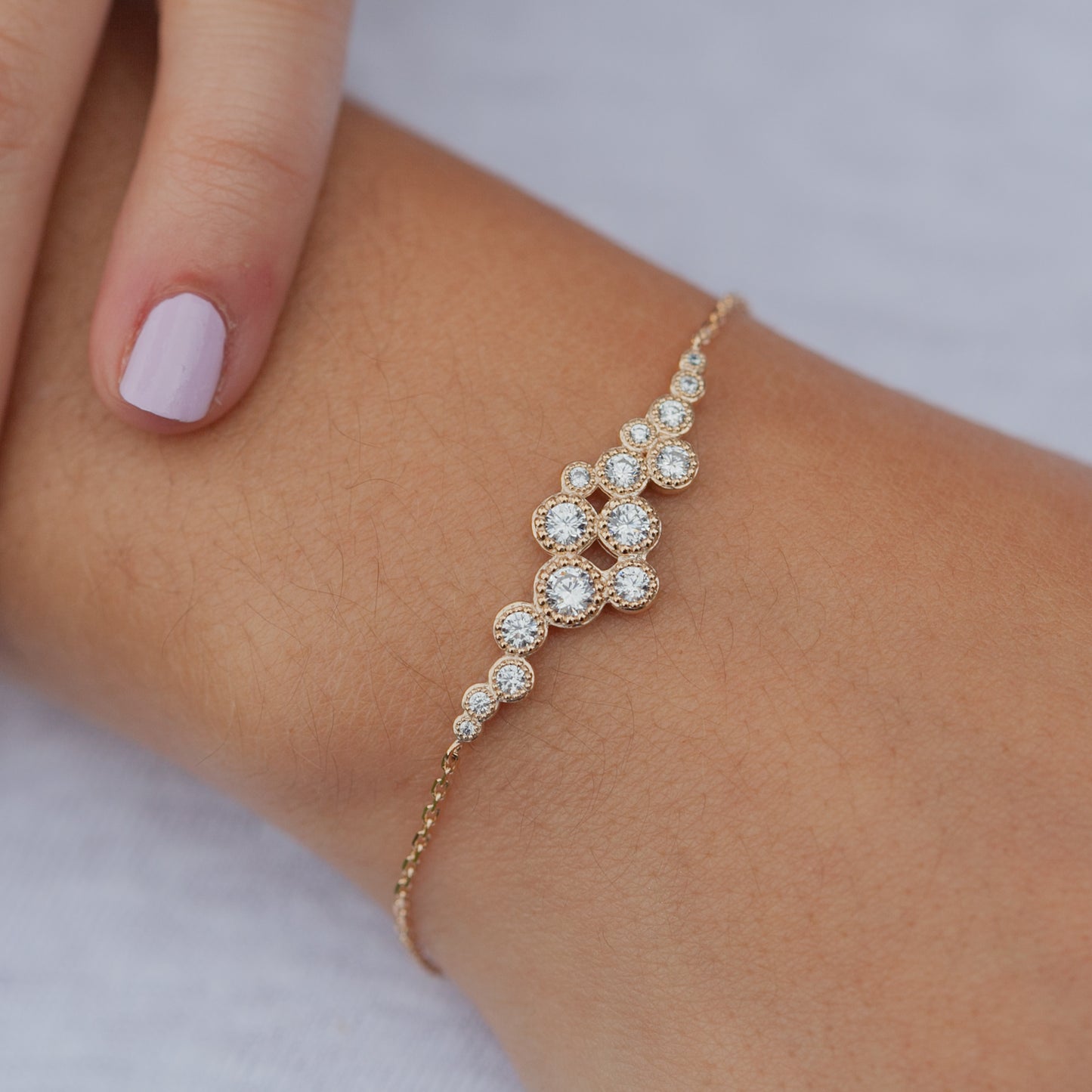 Bracelet serti de zircons plaqué or 18 carats