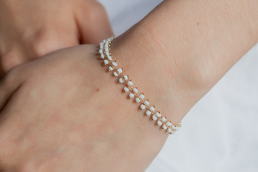 Bracelet avec perles colorées plaqué or