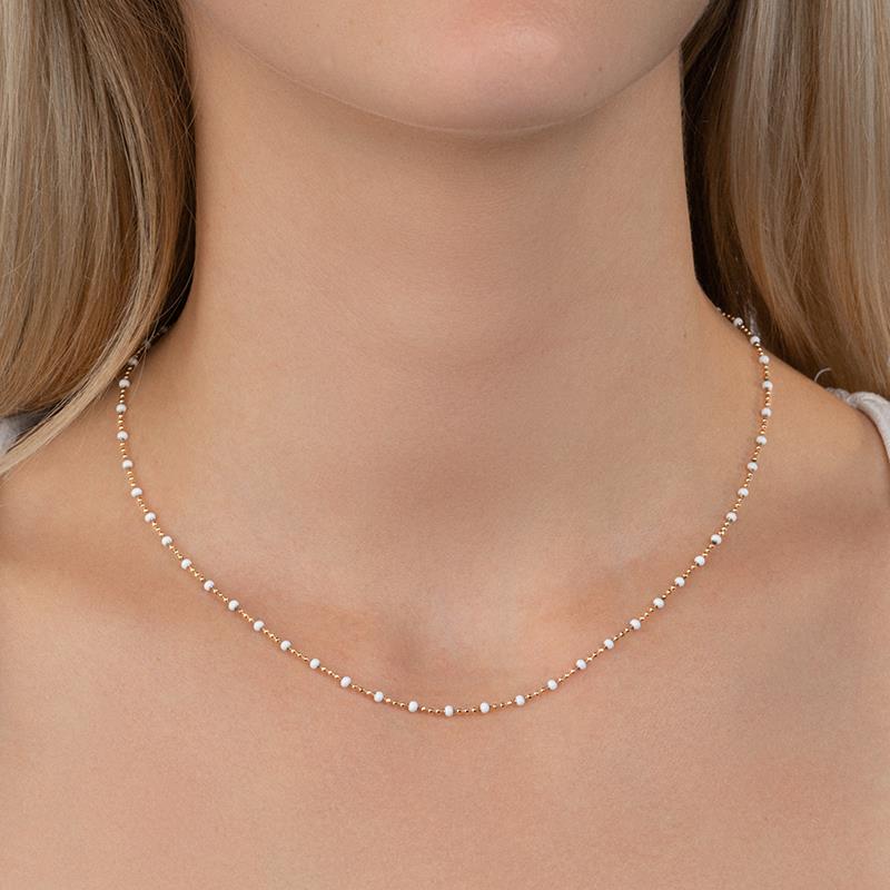Collier chaîne et mini perles blanches plaqué or