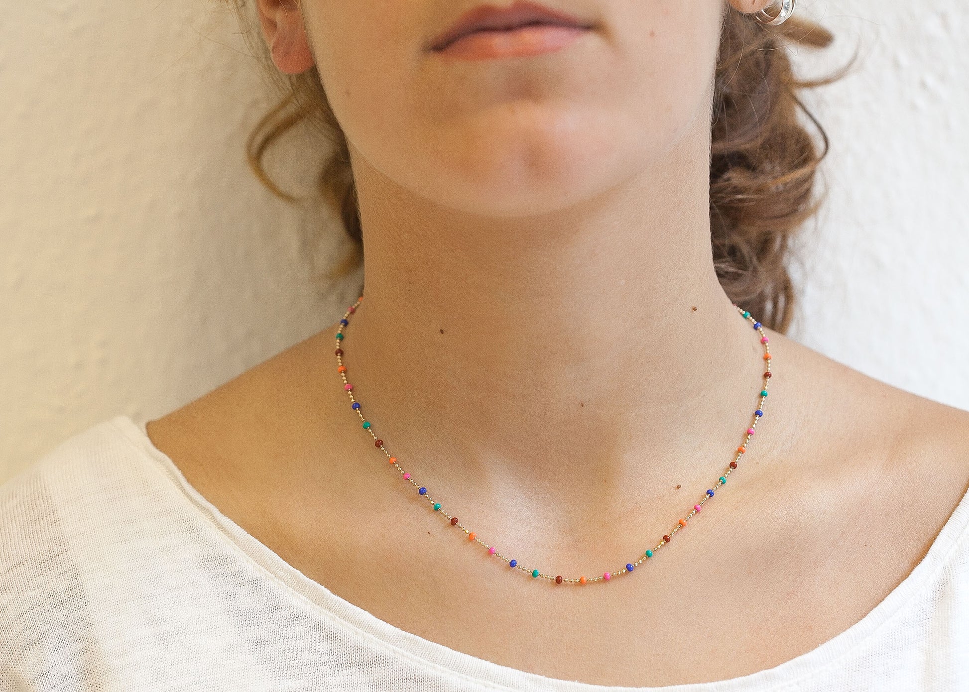 Collier chapelet multicolore plaqué or