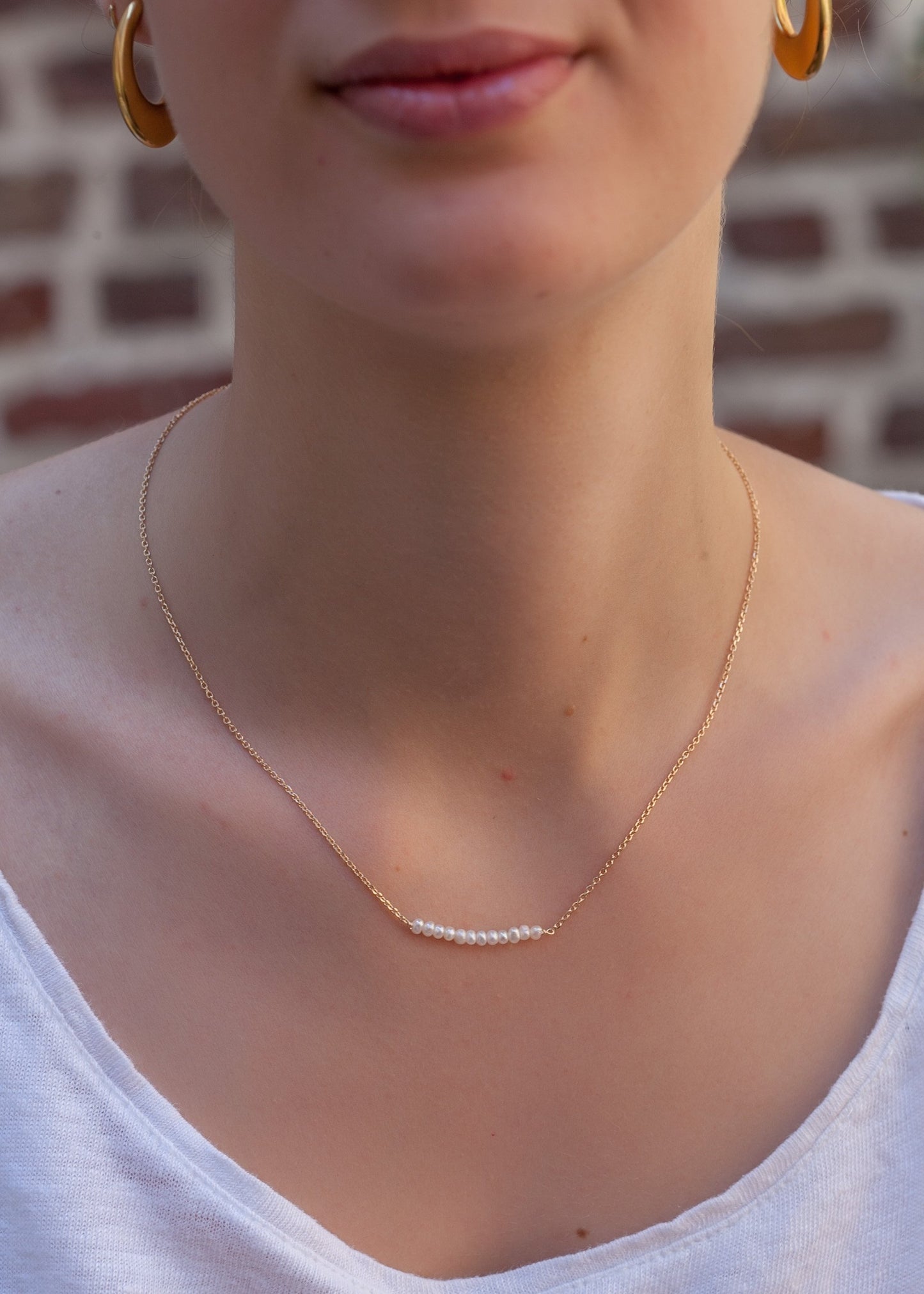 Collier fin et perles blanches plaqué or