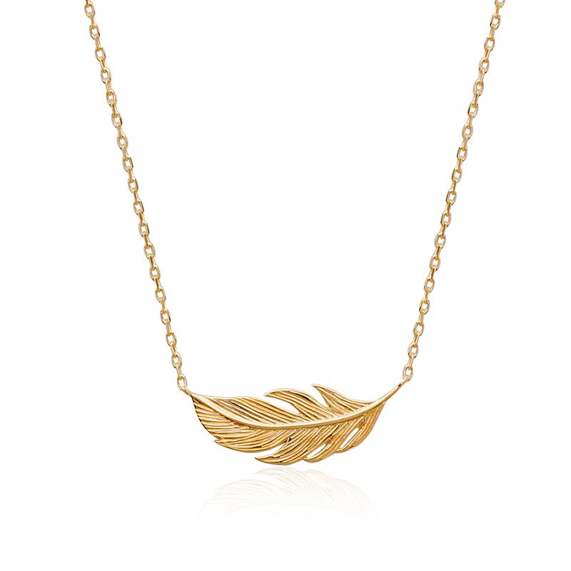 Collier avec plume d'oiseau plaqué or