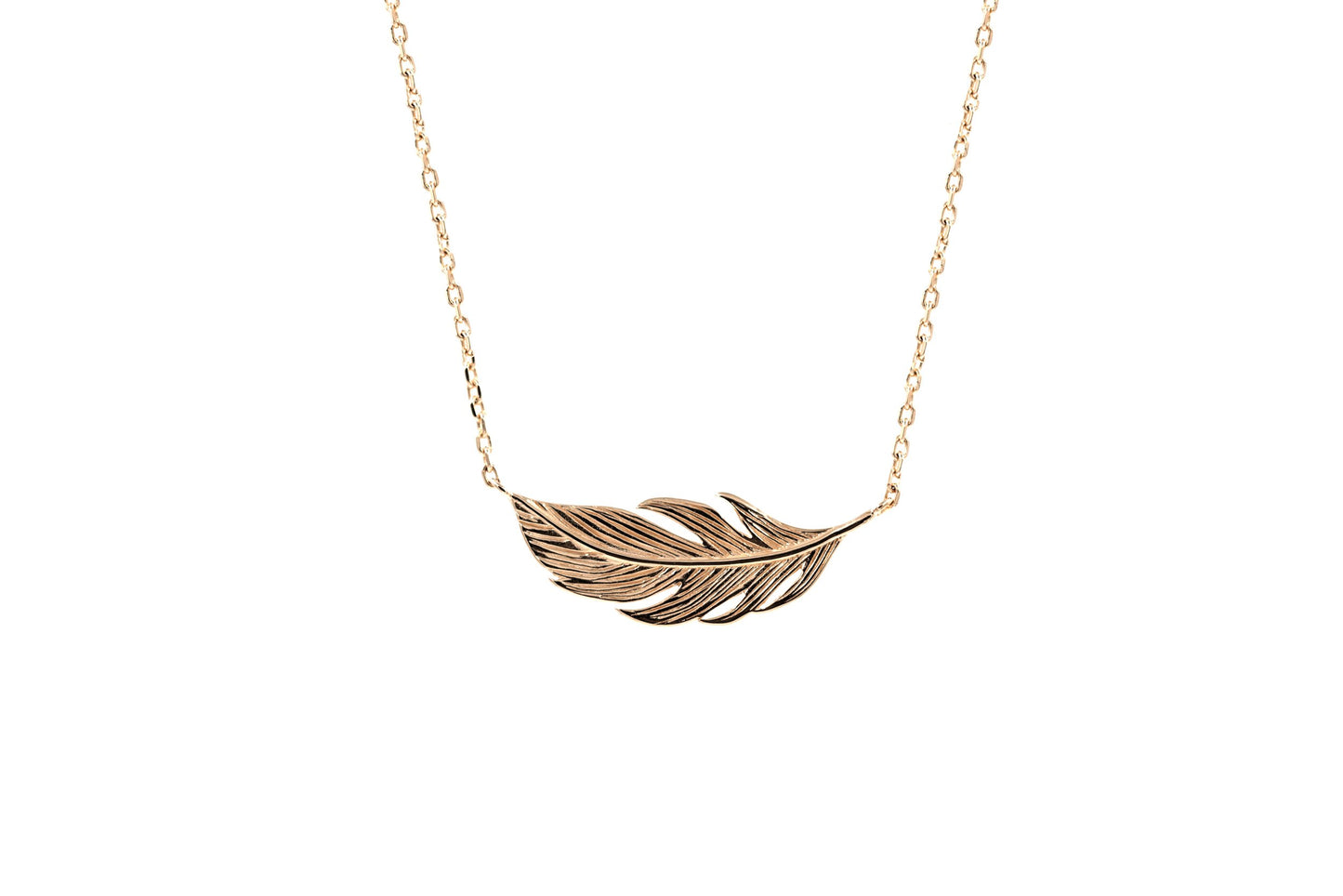 Collier avec plume d'oiseau plaqué or