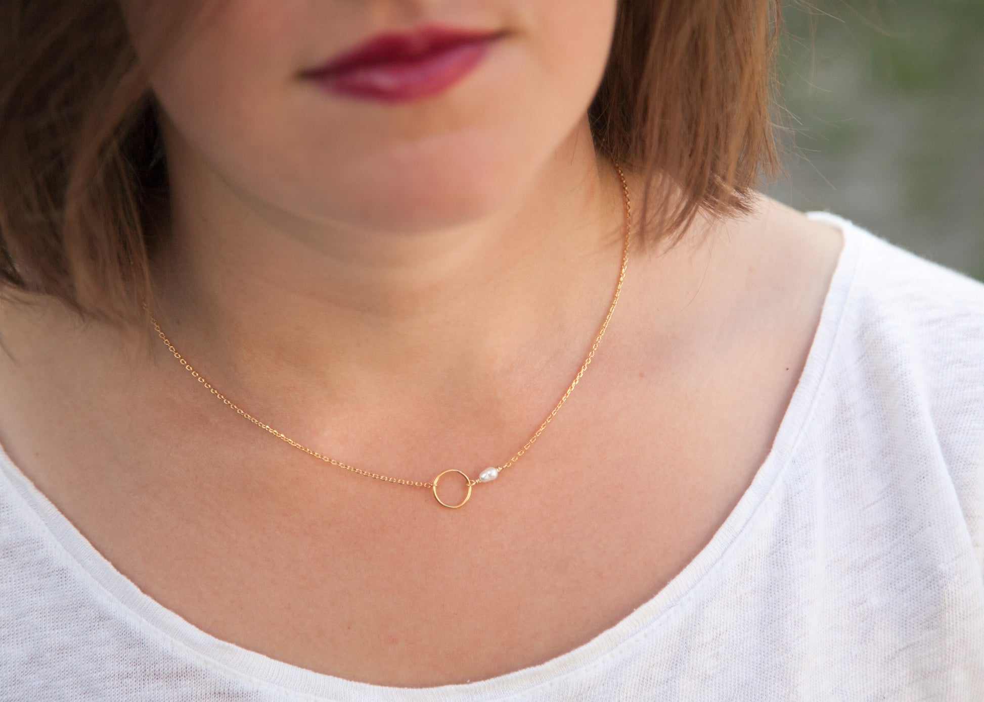 Collier perle blanche et rond plaqué or