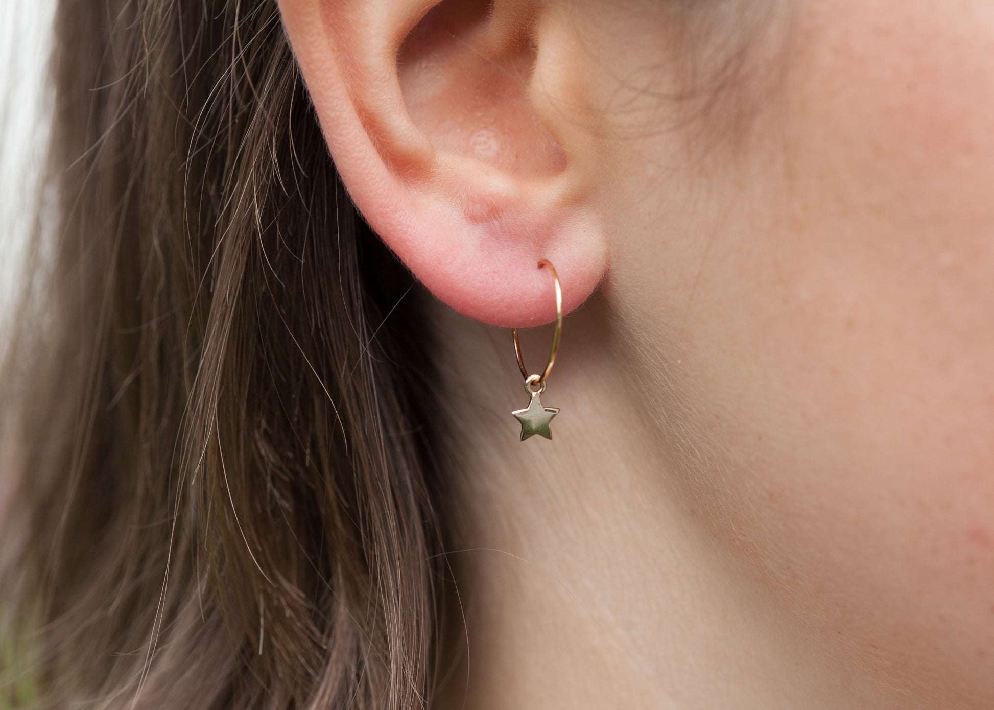 Boucles d'oreilles créoles petites étoiles plaqué or