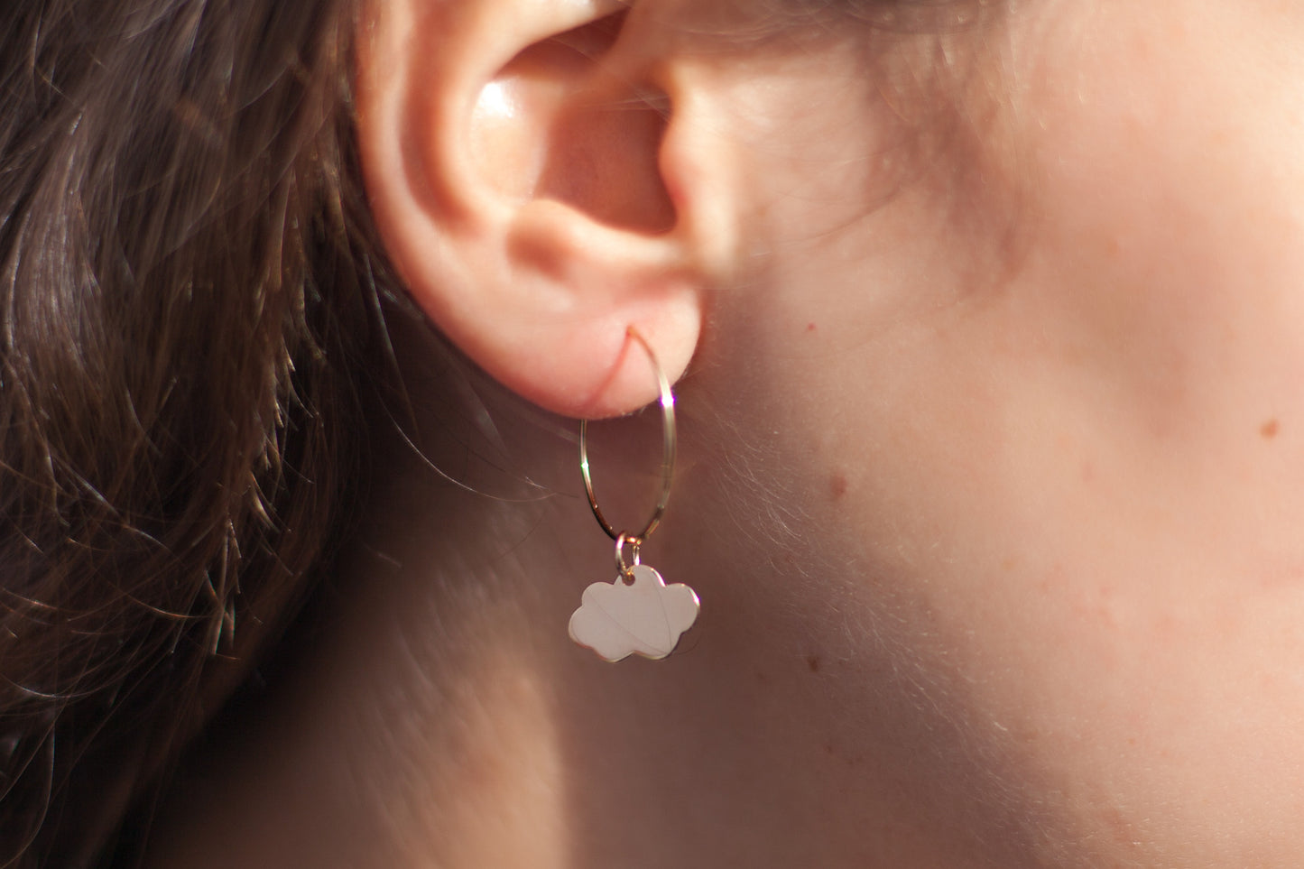 Boucles d'oreille créoles nuage plaqué or