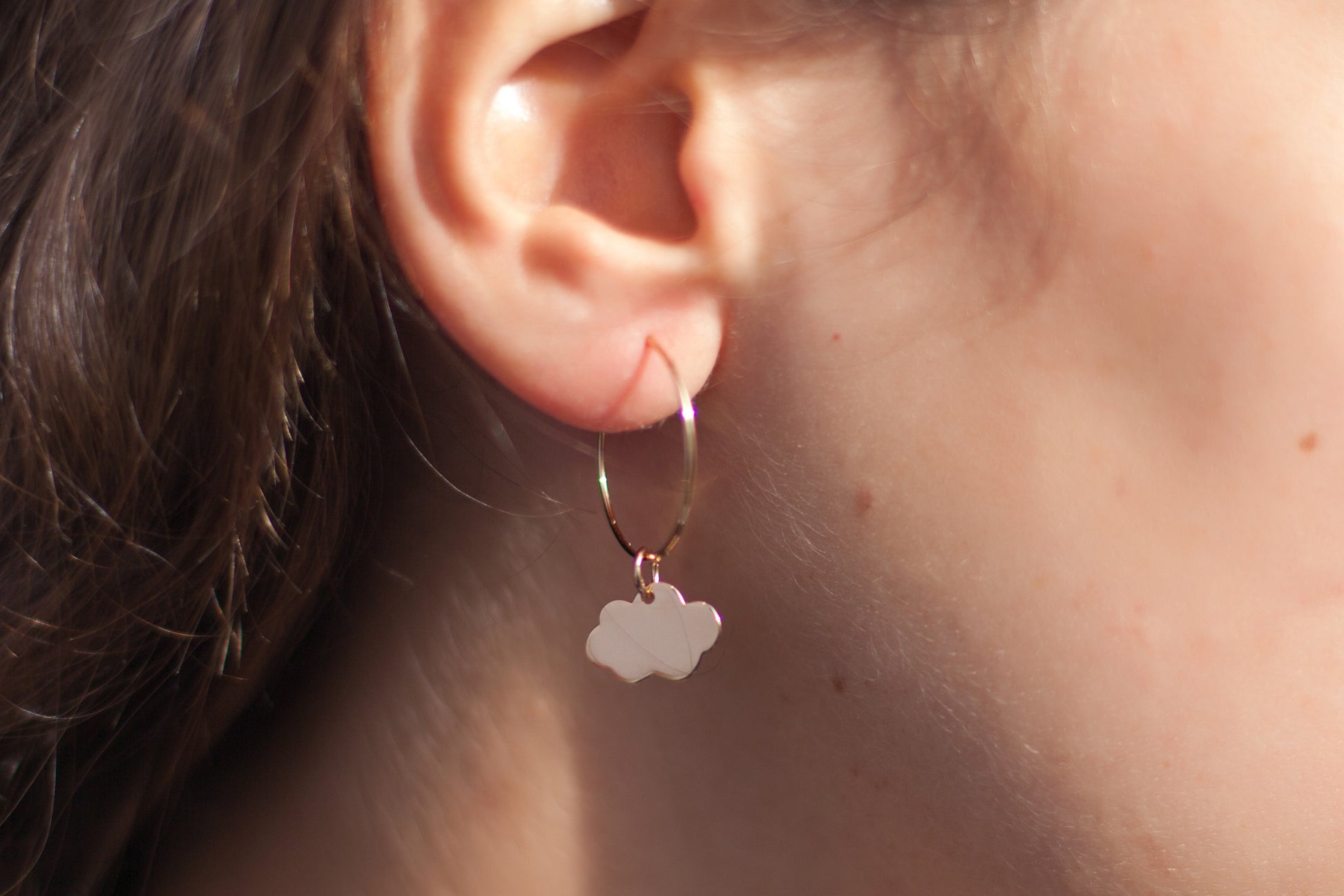 Boucles d'oreille créoles nuage plaqué or