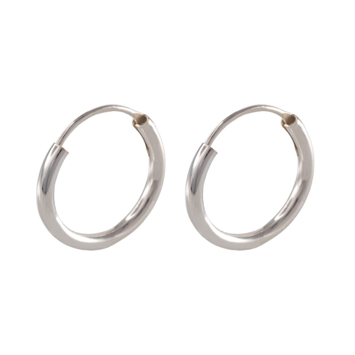 Petites créoles classiques en argent