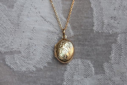 Collier Porte-Photo Pour Femme En Plaqué Or Jaune 750 - Pendentif Cassolette Ovale Floral 41-45cm