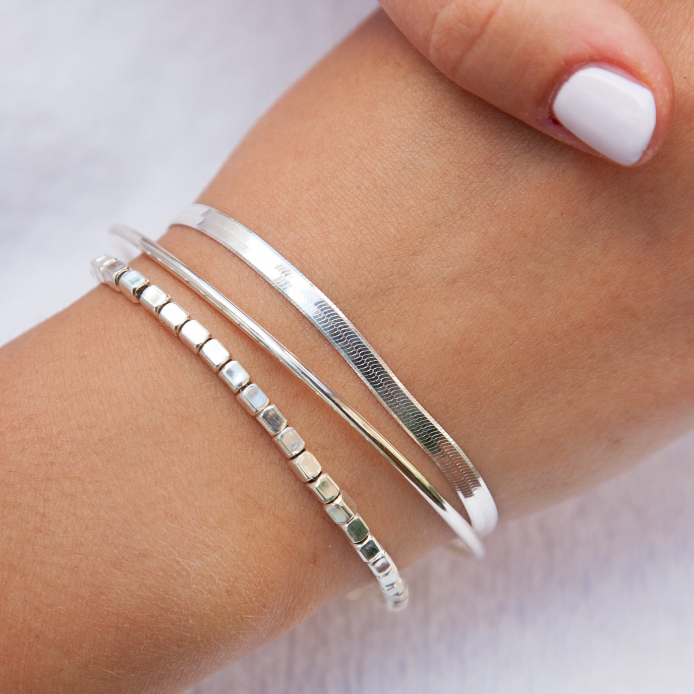 Bracelet jonc simple en argent – Elise et moi